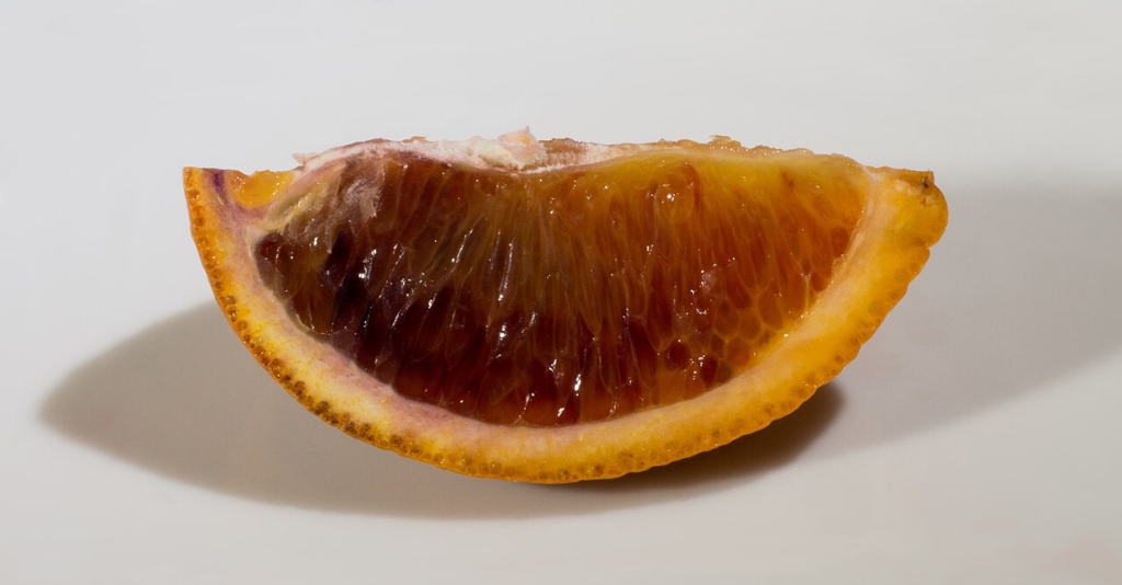 C vitamini kaynağı portakal dilimi