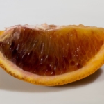 C vitamini kaynağı portakal dilimi