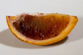 C vitamini kaynağı portakal dilimi