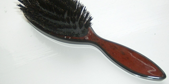 Düz saç fırçası