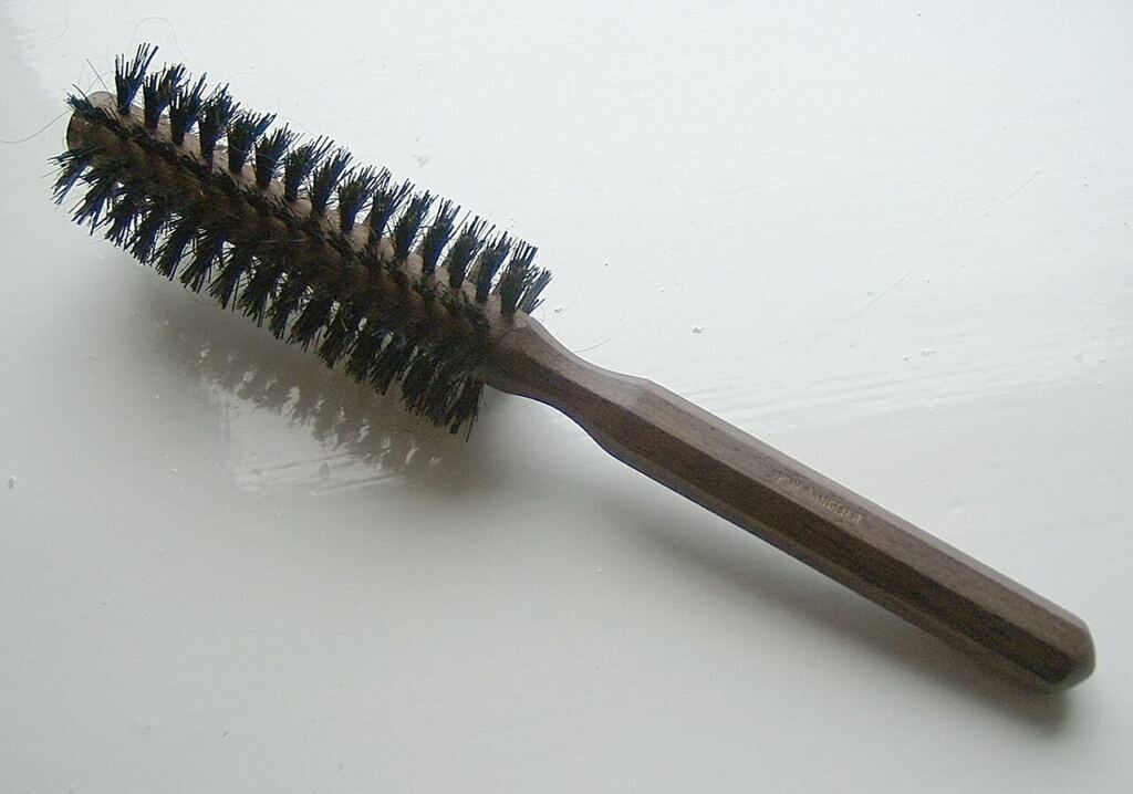 Yuvarlak saç fırçası