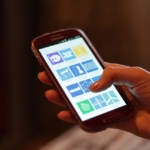 SMS pazarlaması mesajı okunan akıllı telefon