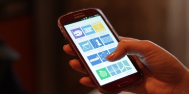 SMS pazarlaması mesajı okunan akıllı telefon
