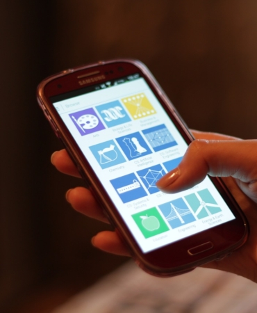 SMS pazarlaması mesajı okunan akıllı telefon