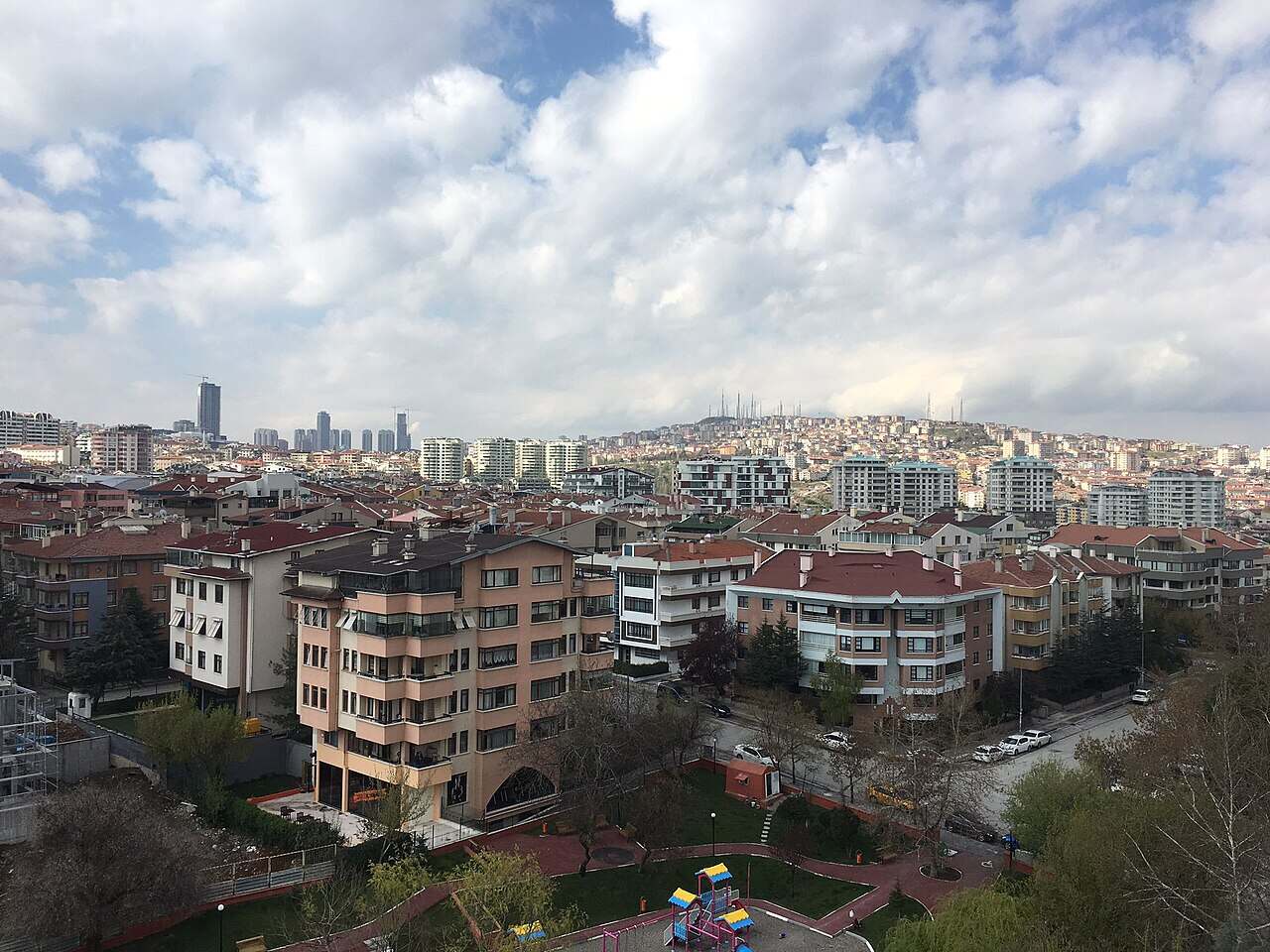 Turkuaz Kart başvurularının değerlendirildiği Ankara şehir manzarası